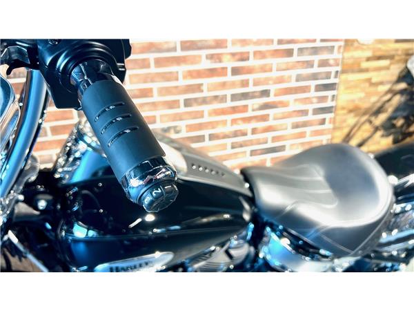 2025 harley-davidson FLHCS Heritage Classic 114