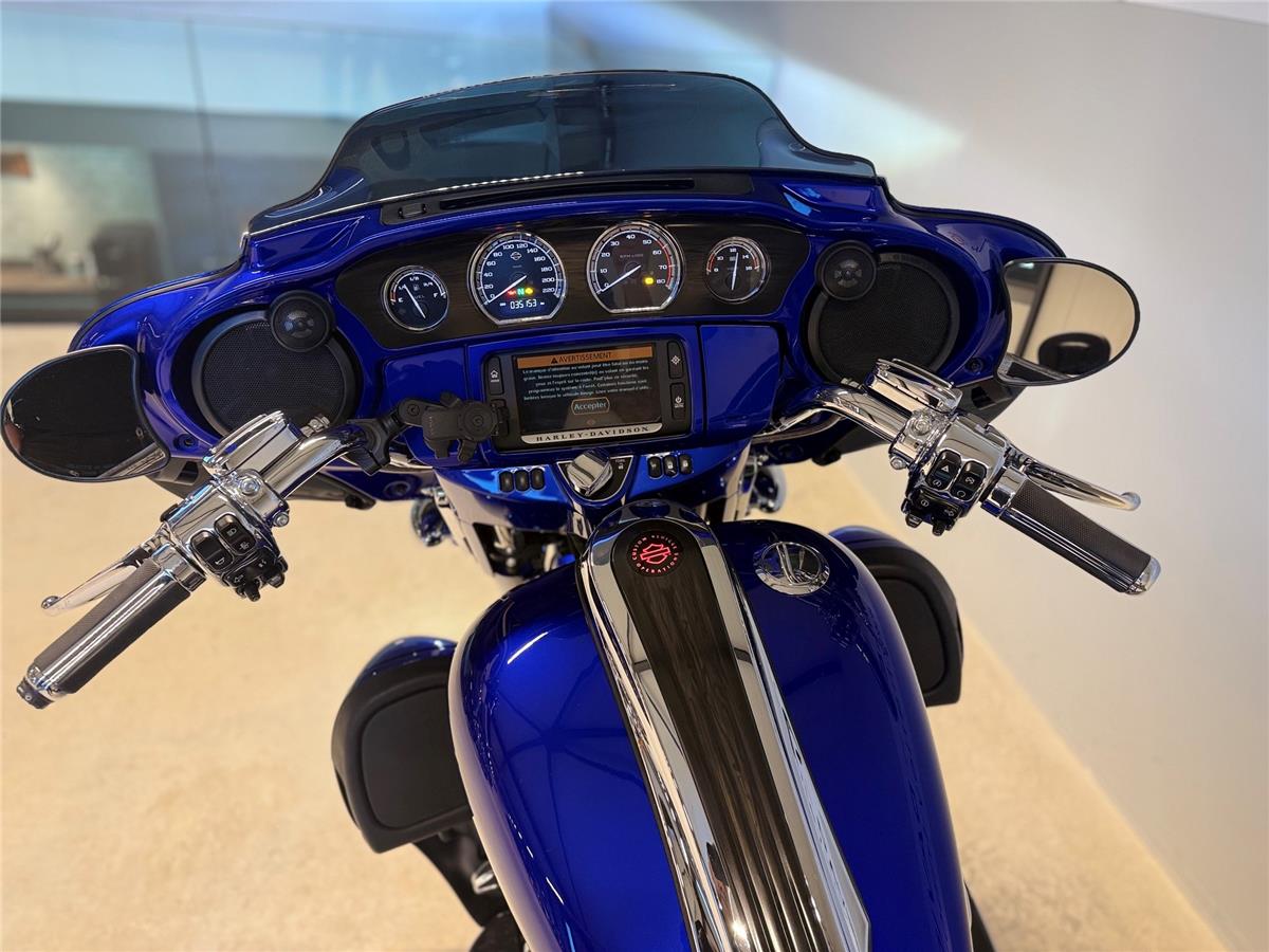 2017 harley-davidson FLHXSE Street Glide ABS CVO 114