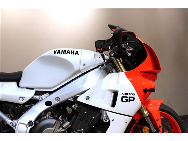 YAMAHA XSR900GP WITH FULL YAMAHA RACER PACK