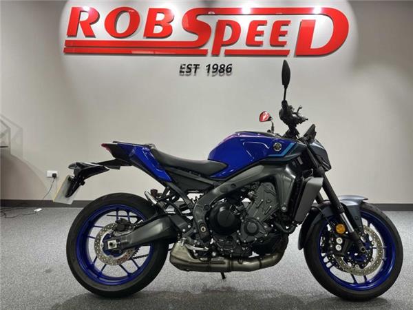 2025 Yamaha MT09 Blue