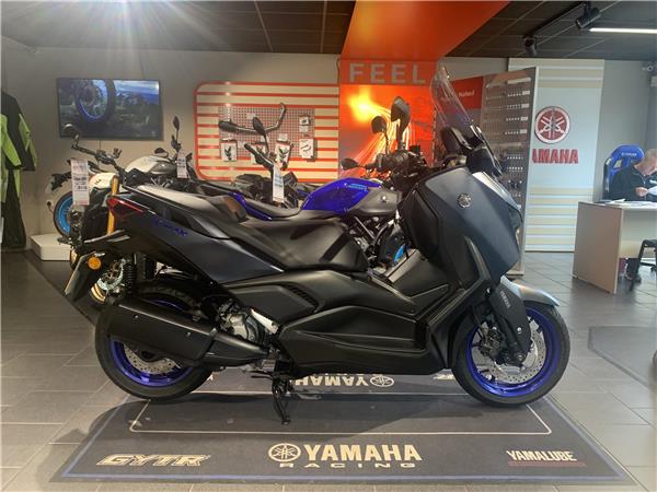 2023 Yamaha X-Max 300, Only 4,400m, 1 Owner, Heated grips.