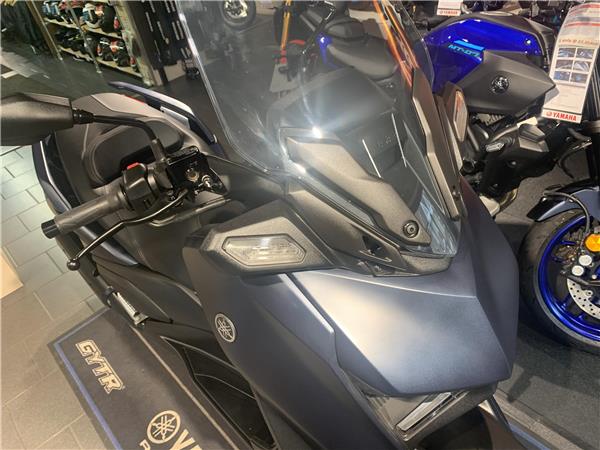 2023 Yamaha X-Max 300, Only 4,400m, 1 Owner, Heated grips.