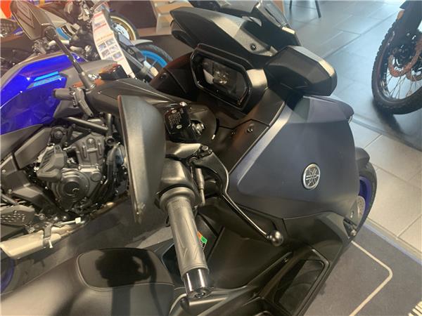2023 Yamaha X-Max 300, Only 4,400m, 1 Owner, Heated grips.