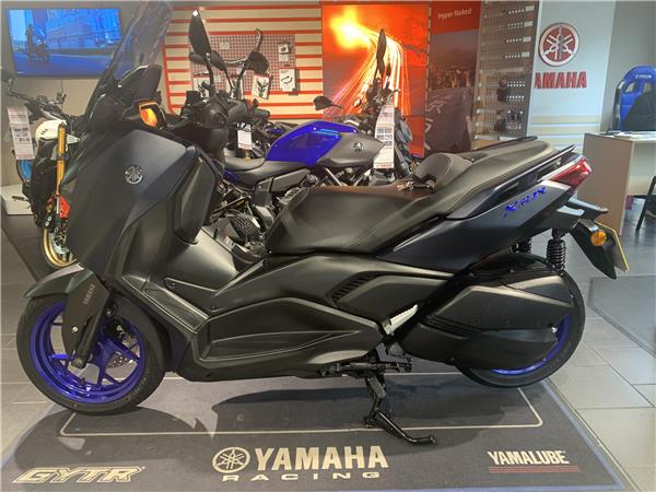2023 Yamaha X-Max 300, Only 4,400m, 1 Owner, Heated grips.