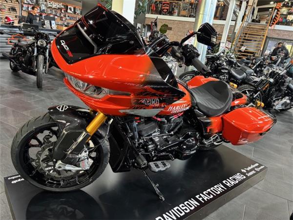 2024 CVO Road Glide ST Replica RR