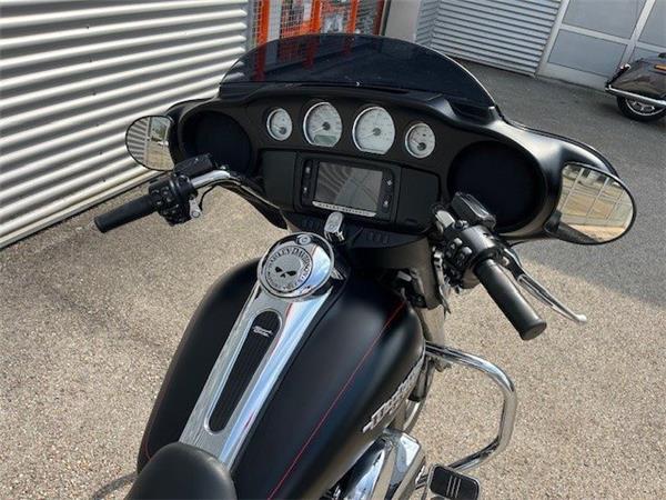 2016 Harley-Davidson Touring Street Glide Special FLHXS