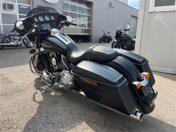 2016 Harley-Davidson Touring Street Glide Special FLHXS