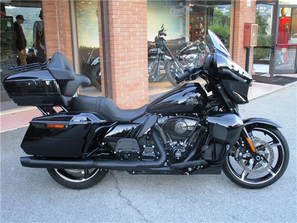 2025 FLHXU 117 Street Glide Ultra