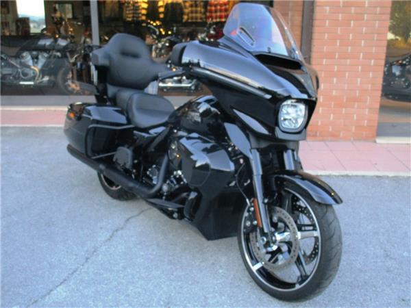 2025 FLHXU 117 Street Glide Ultra