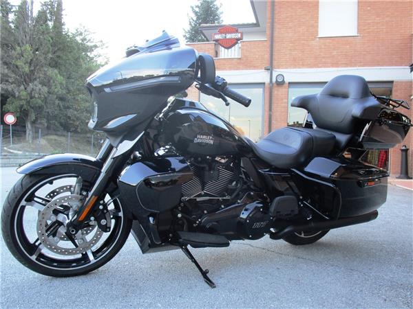 2025 FLHXU 117 Street Glide Ultra