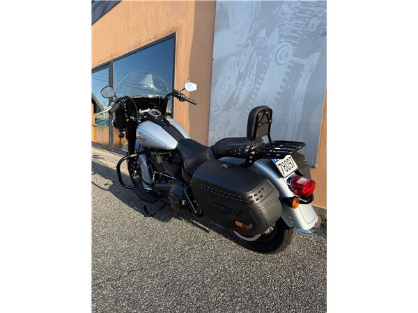 Harley-Davidson Softail FLHCS - Heritage Classic
