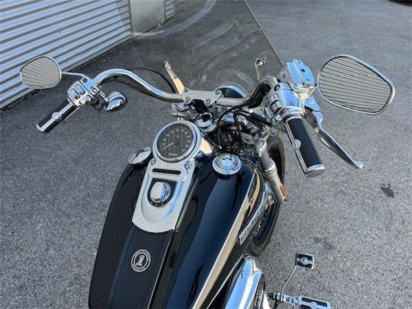 2011 Harley-Davidson Dyna Super Glide Custom FXDC