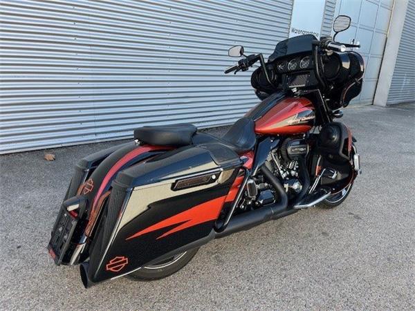 2017 Harley-Davidson CVO Street Glide FLHXSE