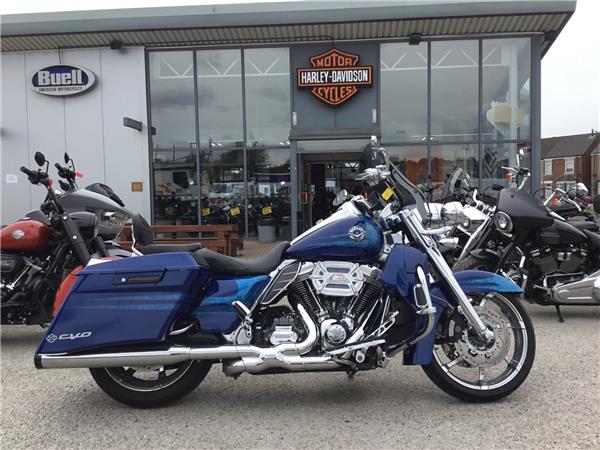 2013 HARLEY-DAVIDSON CVO FLHRSE ROAD KING