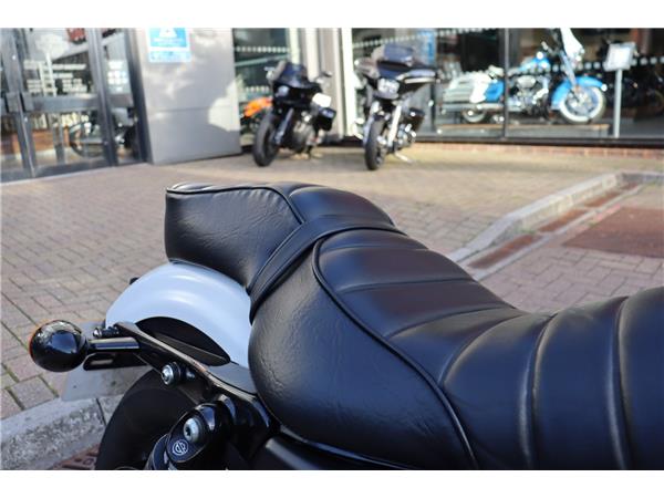 2018 HARLEY-DAVIDSON SPORTSTER XL883N IRON