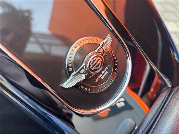 2012 Harley-Davidson CVO Road King FLHRSE
