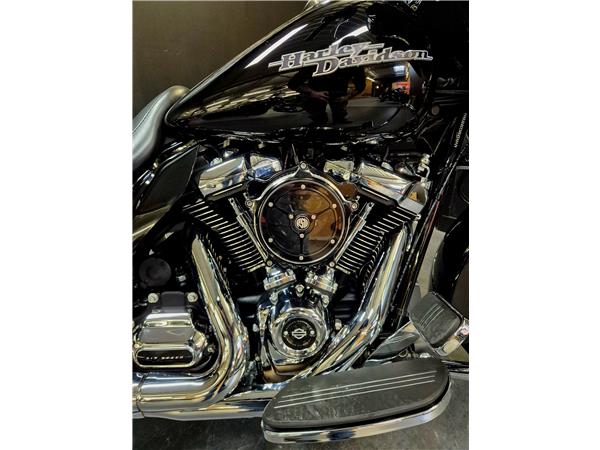 2017 HARLEY-DAVIDSON STREET GLIDE