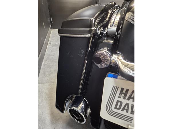 2017 HARLEY-DAVIDSON STREET GLIDE