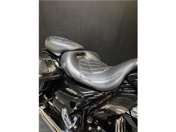 2017 HARLEY-DAVIDSON STREET GLIDE