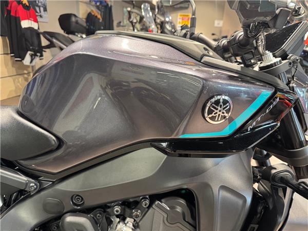 2025 YAMAHA MT-09 Y-AMT