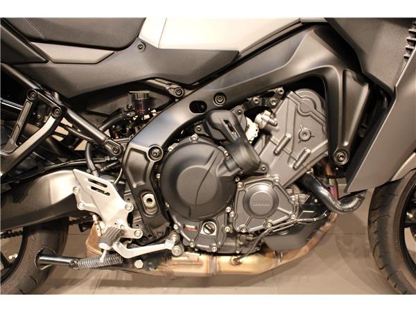YAMAHA TRACER 9 GT Y-AMT (YAMAHA AUTOMATED MANUAL TRANSMISSION)