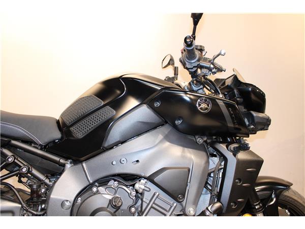YAMAHA MT-10