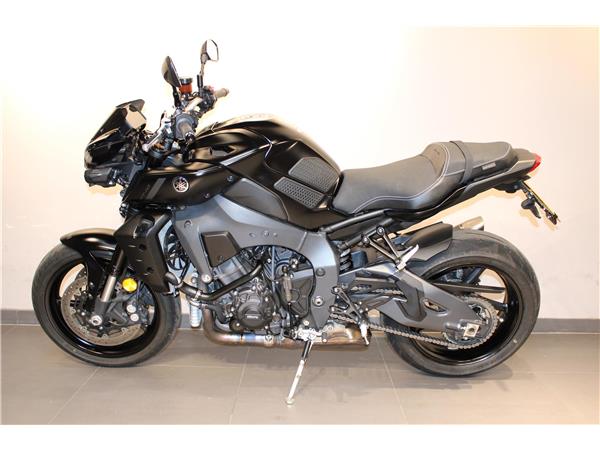 YAMAHA MT-10