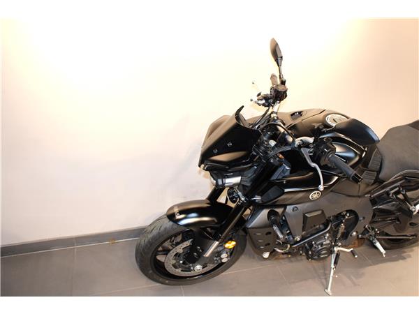 YAMAHA MT-10
