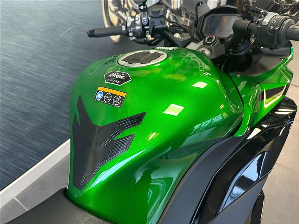 2025 Kawasaki Ninja 1100SX