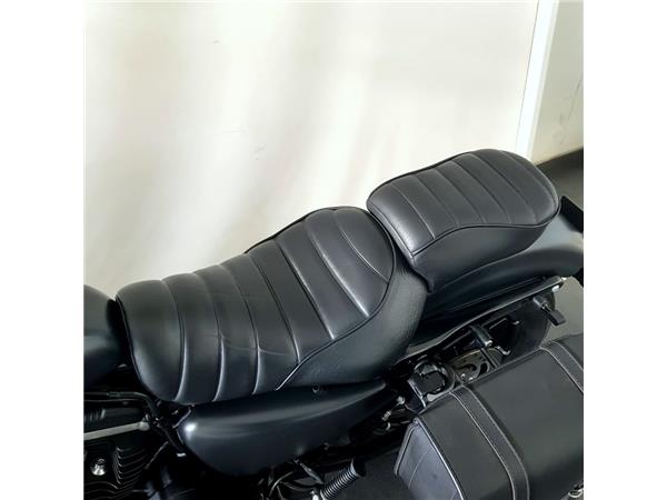 HARLEY-DAVIDSON XL 883 N