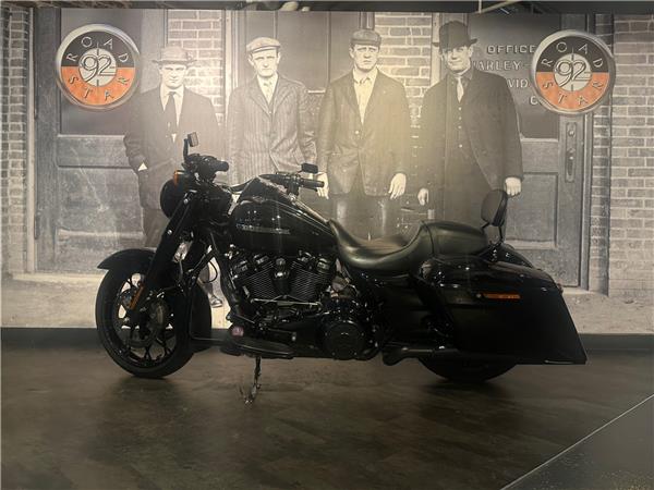 2020 HARLEY-DAVIDSON ROAD KING