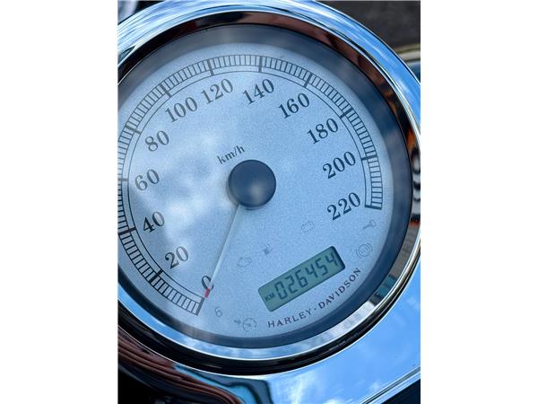 2011 HARLEY-DAVIDSON SUPER GLIDE