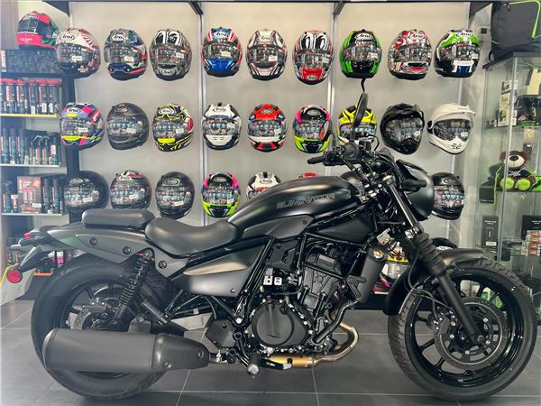 2024 KAWASAKI ELIMINATOR SE WITH ONLY 1196 MILES