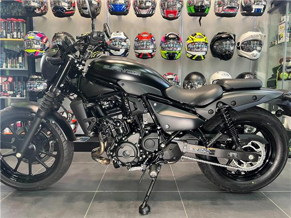 2024 KAWASAKI ELIMINATOR SE WITH ONLY 1196 MILES