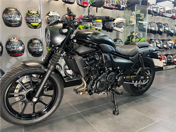 2024 KAWASAKI ELIMINATOR SE WITH ONLY 1196 MILES
