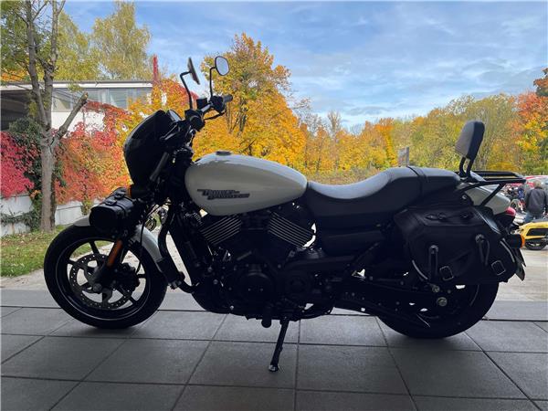 XG 750 Street