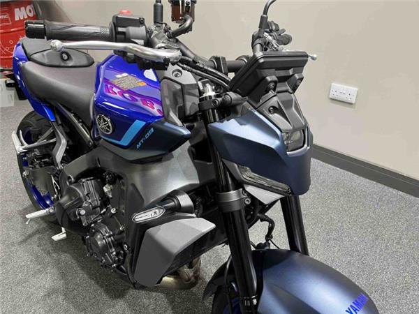 2025 Yamaha MT09 Blue