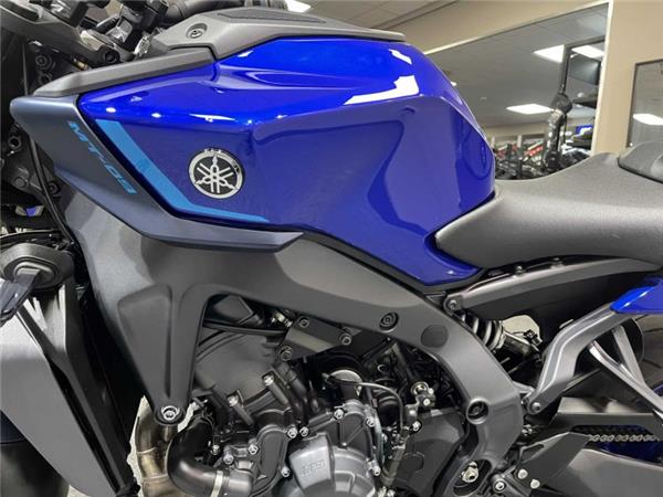 2025 Yamaha MT09 Blue