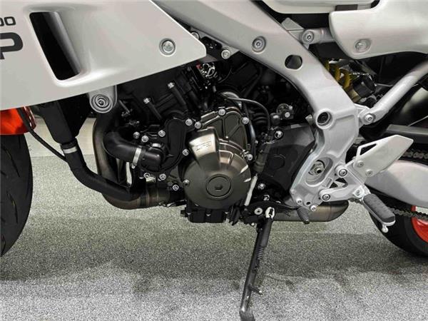 2024 Yamaha XSR900GP LEGEND RED