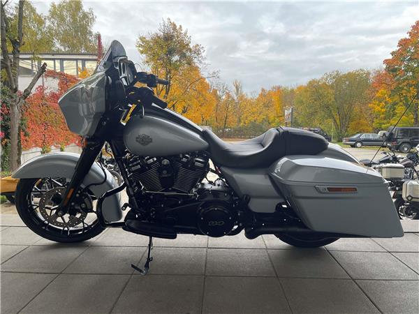 FLHXS Street Glide Special