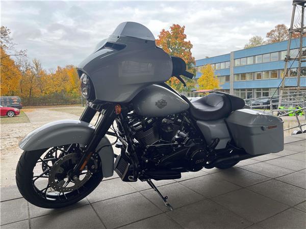 FLHXS Street Glide Special