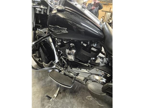 2019 HARLEY-DAVIDSON ROAD KING