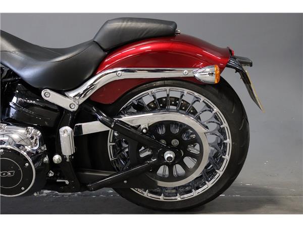 2017 HARLEY-DAVIDSON SOFTAIL FXSB BREAKOUT