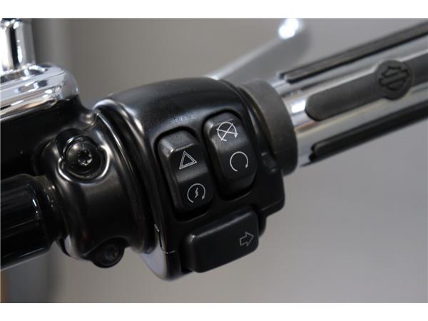 2017 HARLEY-DAVIDSON SOFTAIL FXSB BREAKOUT