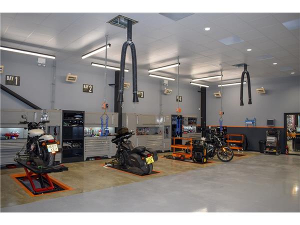 2017 HARLEY-DAVIDSON SOFTAIL FXSB BREAKOUT