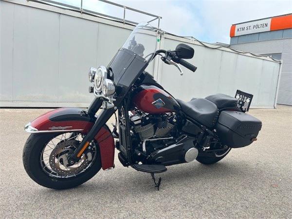 2025 Harley-Davidson Softail Heritage Classic FLHC