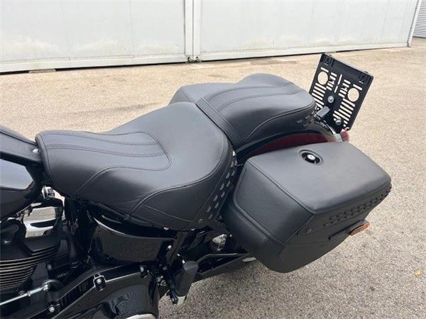 2025 Harley-Davidson Softail Heritage Classic FLHC