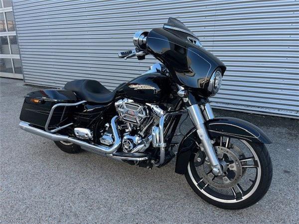 2016 Harley-Davidson Touring Street Glide Special FLHXS