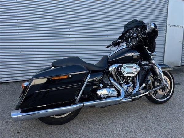 2016 Harley-Davidson Touring Street Glide Special FLHXS