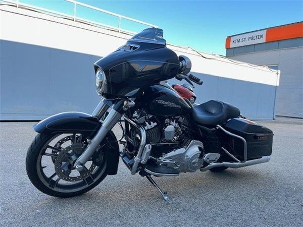 2016 Harley-Davidson Touring Street Glide Special FLHXS